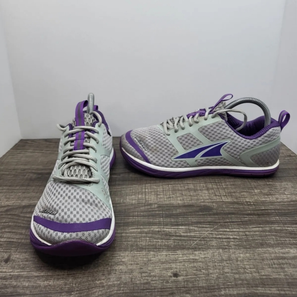 Lightweight Women's Gray & Purple Running Shoes by Altra